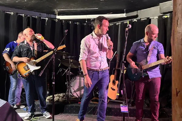 Day 1 - Mansion - Dan Singing